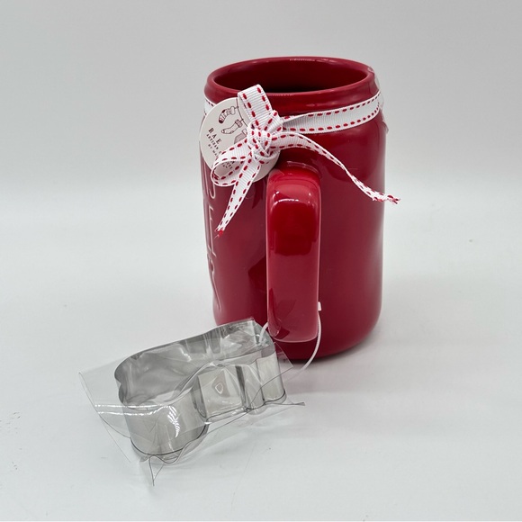 Rae Dunn SANTA’S LITTLE HELPER Red Ceramic Mug with Stocking Cookie Cutter - Picture 3 of 5